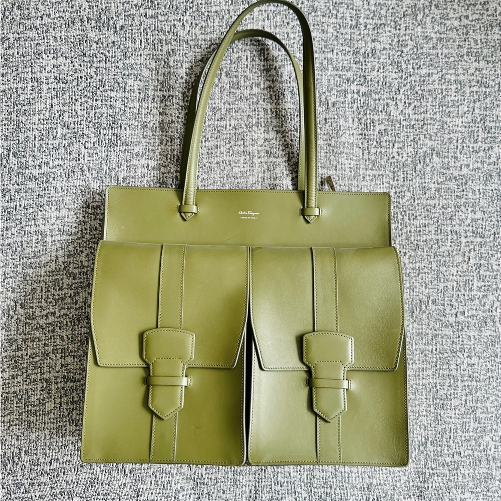 Salvatore Ferragamo Cassia Leather Tote, green color